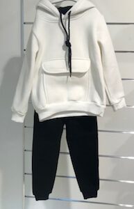 Laisvalaikio baltos spalvos sportinis vaikiškas kostiumas 1-1