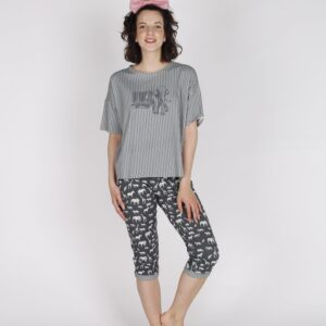 Moteriška pižama su bridžais pilkai dryžuota Hays 60010-1
