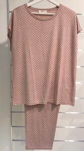 Moteriška pižama su bridžais rudai marga Hays 65315-1